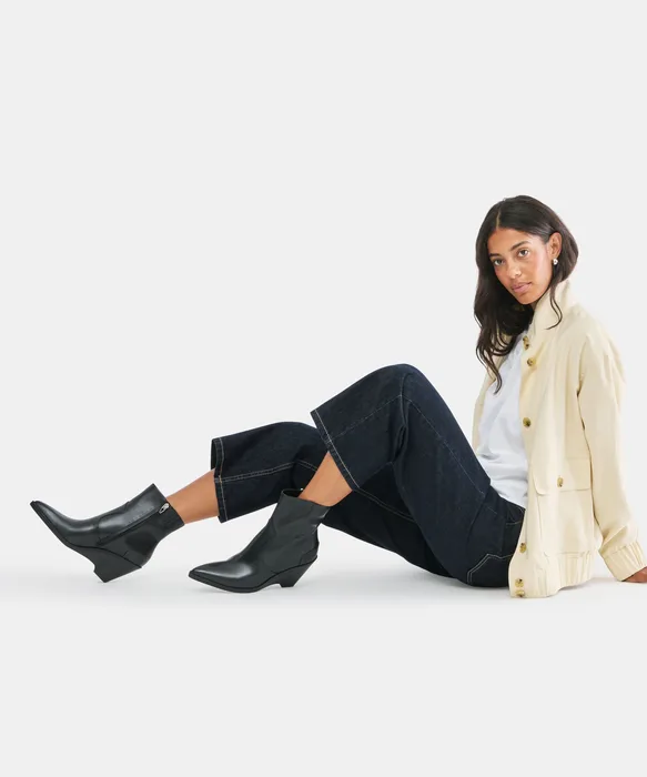 ASHTIN Black Leather Pointed-Toe Wedged Booties — view 5