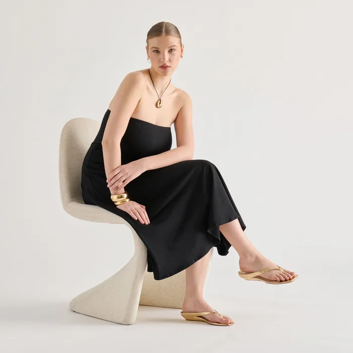 GIZEL Gold Crinkle Patent Thong Square-Toe Sandals — view 5
