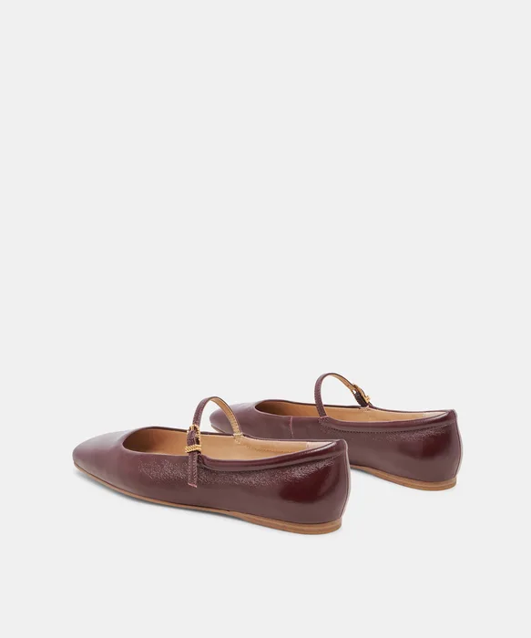 REYES FLATS CRANBERRY CRINKLE PATENT