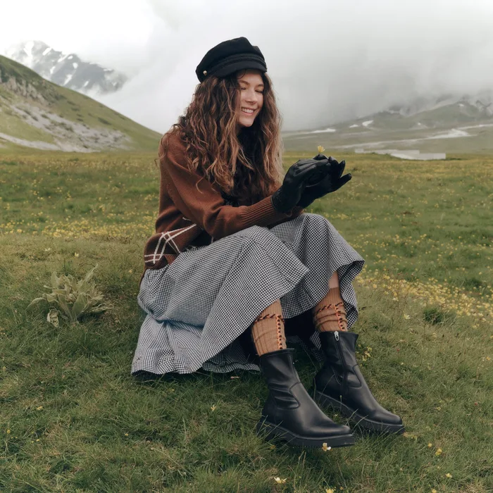 Simaya H2O Waterproof Black Leather Boots — view 5
